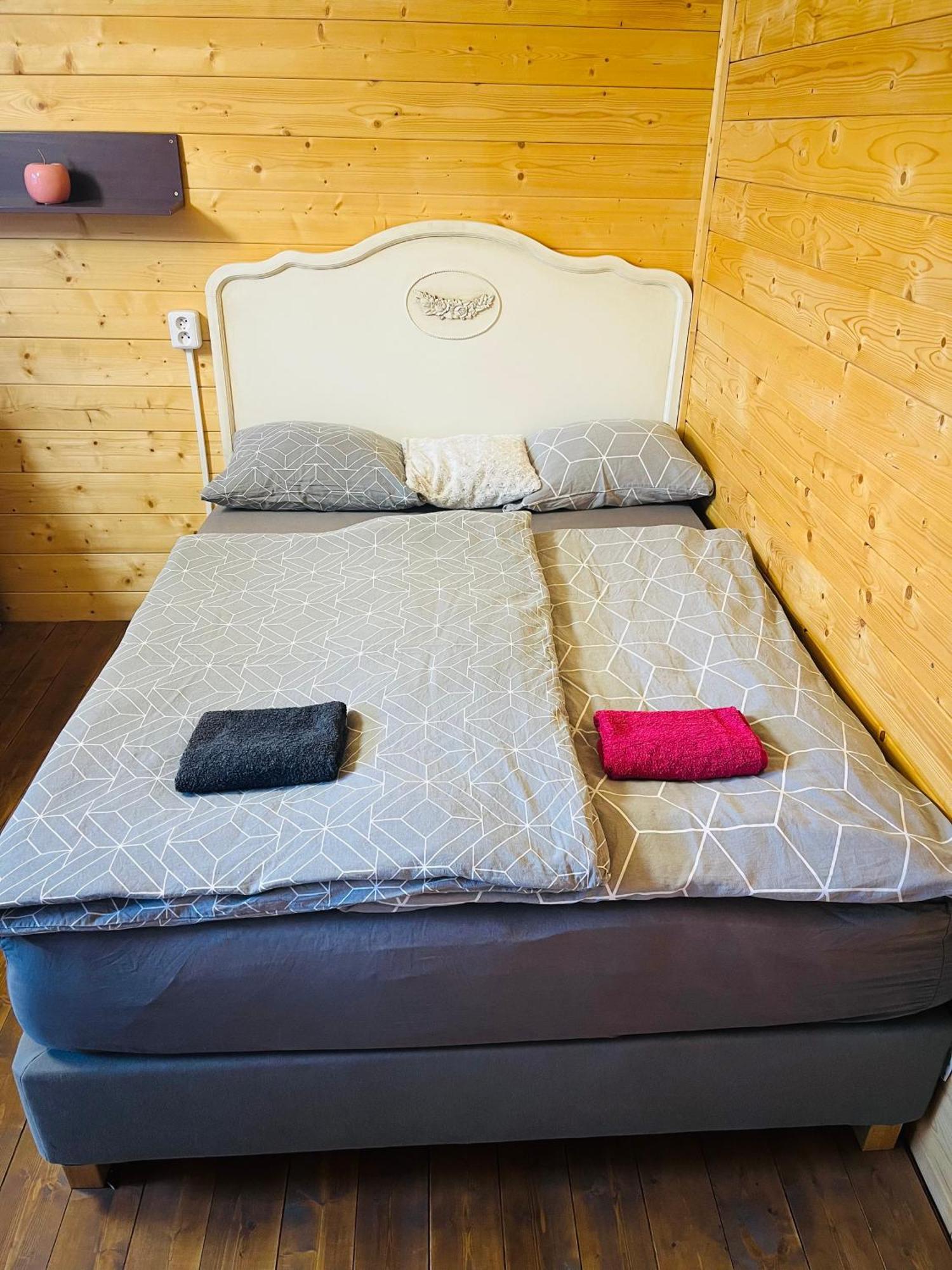 Chatky Daniel-Mikulov, A Private Campsite Just For You Экстерьер фото